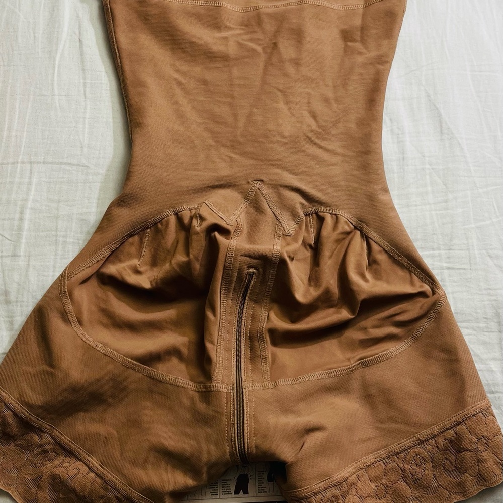 Tissini colombian body shaper. New